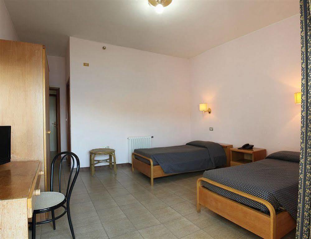 Hotel Calamosca Кальяри Экстерьер фото